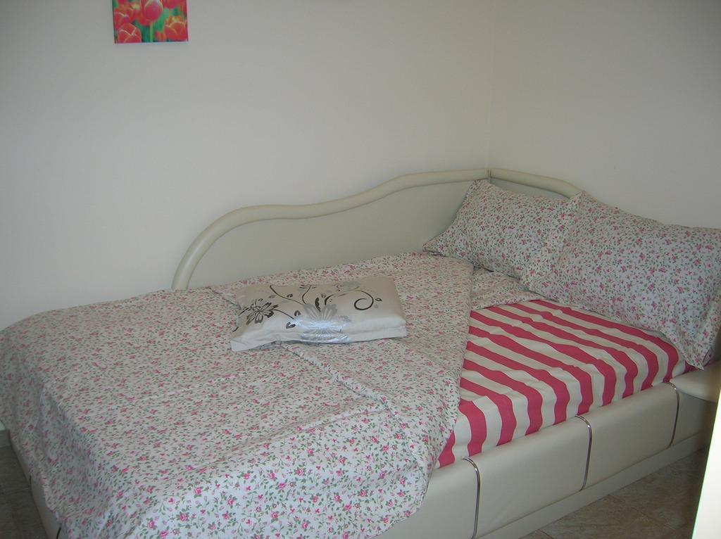 Guest House Nadezhda Chisarja Rum bild