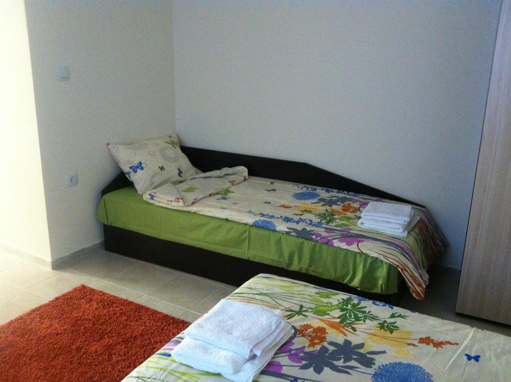 Guest House Nadezhda Chisarja Rum bild